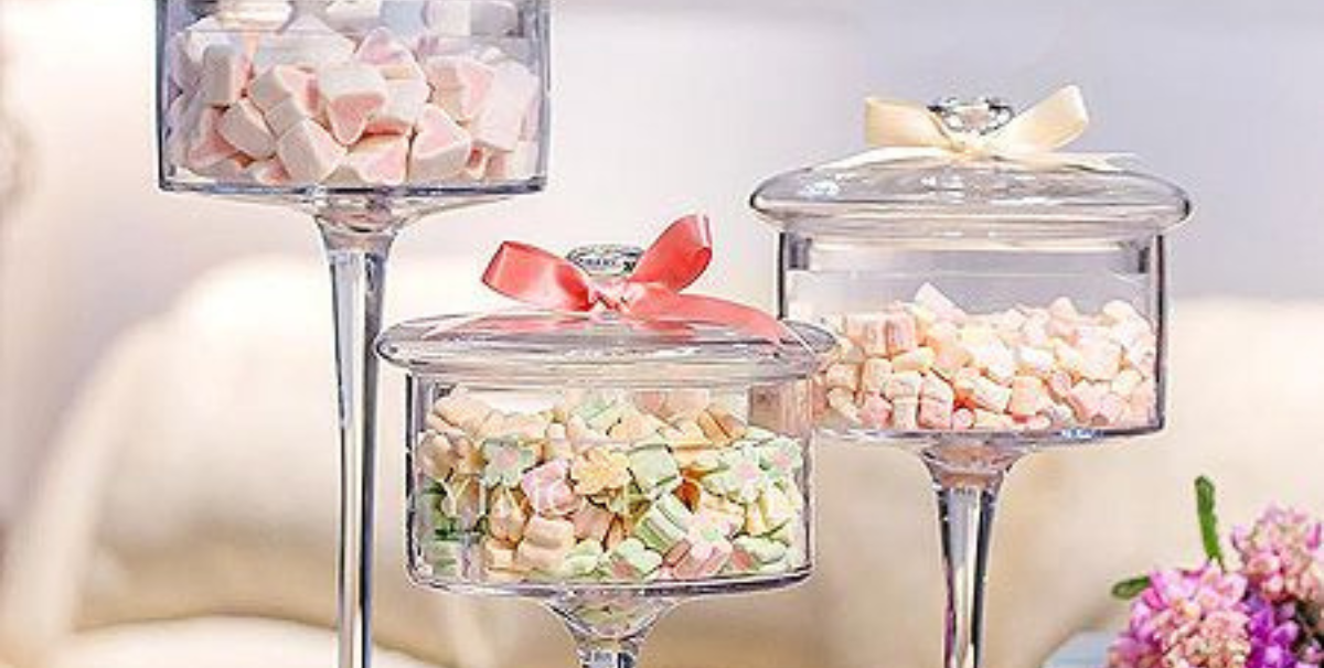 Cloches en verre : l’accessoire pour mettre en valeur vos pâtisseries et bonbons